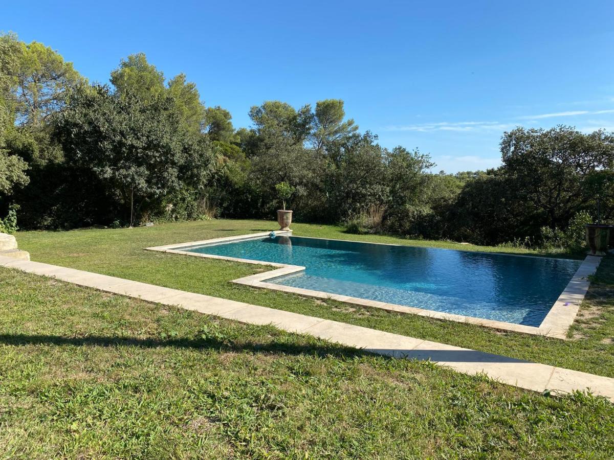 Charmant Mazet Nîmes Exteriör bild