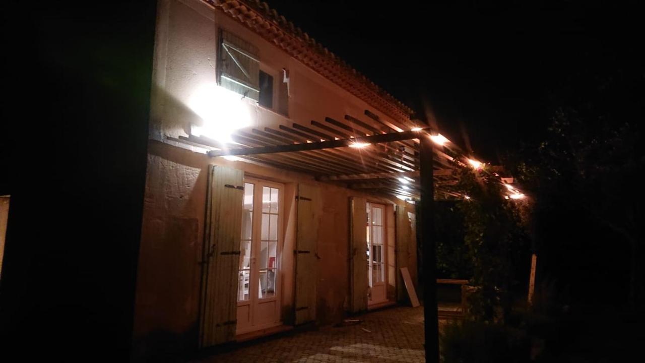 Charmant Mazet Nîmes Exteriör bild